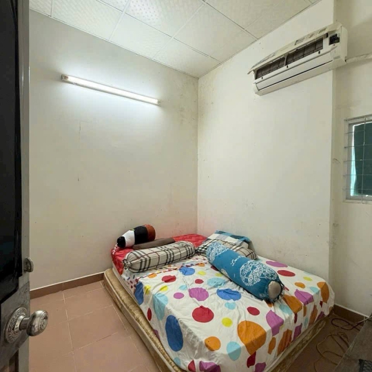 NHÀ SỔ HỒNG RIÊNG TO ĐÙNG - GIÁP QUẬN 7