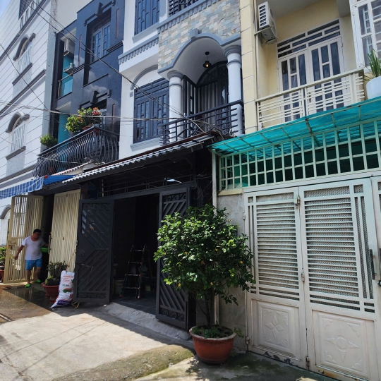 bán nhà hẽm 1806 huỳnh tấn phát