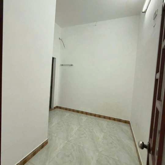 cho thuê nhà hẽm xe hơi đường Huỳnh Tấn Phát